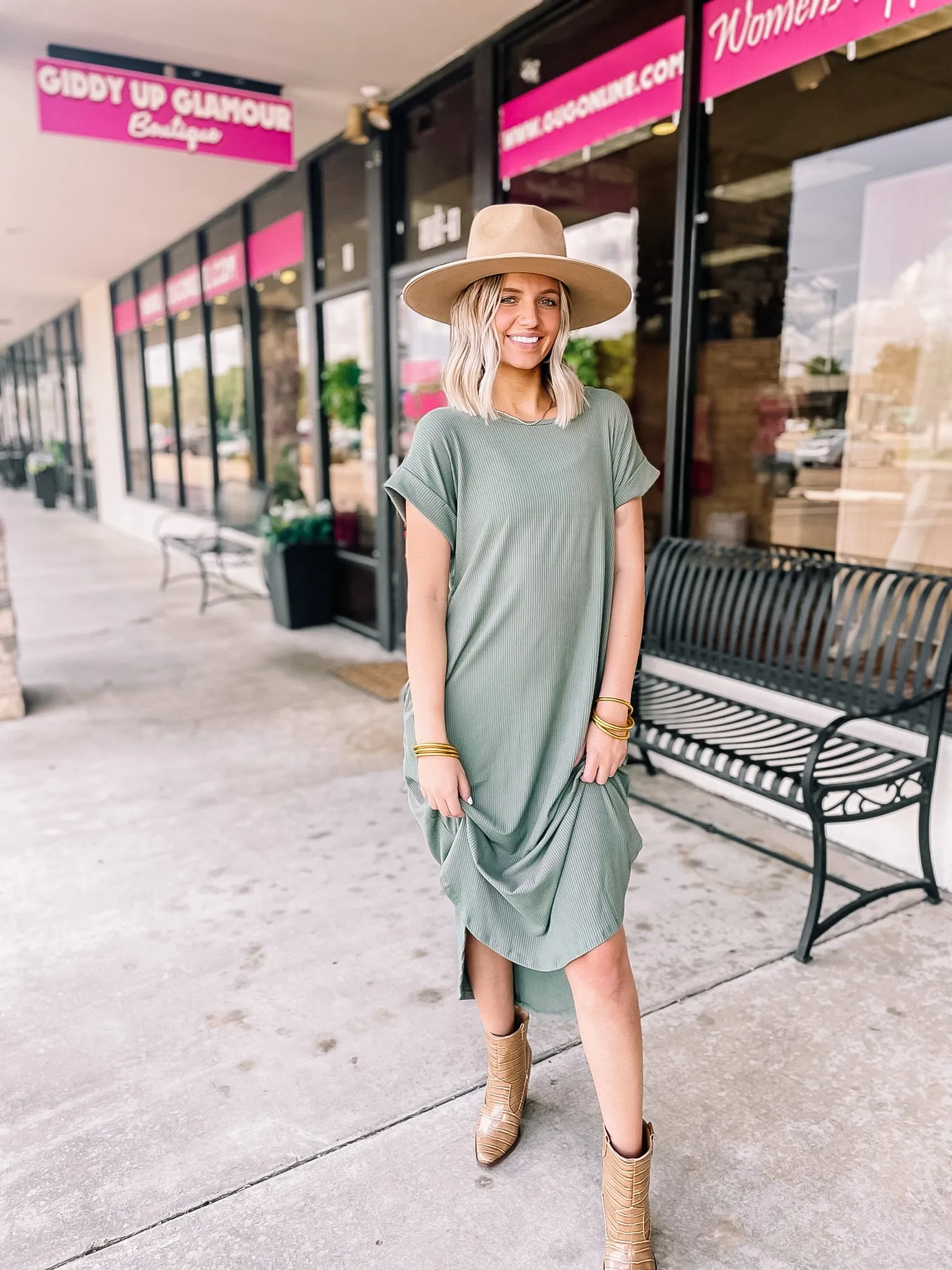 Chill Looks Short Sleeve Thin Ribbed Midi Dress in Olive Green