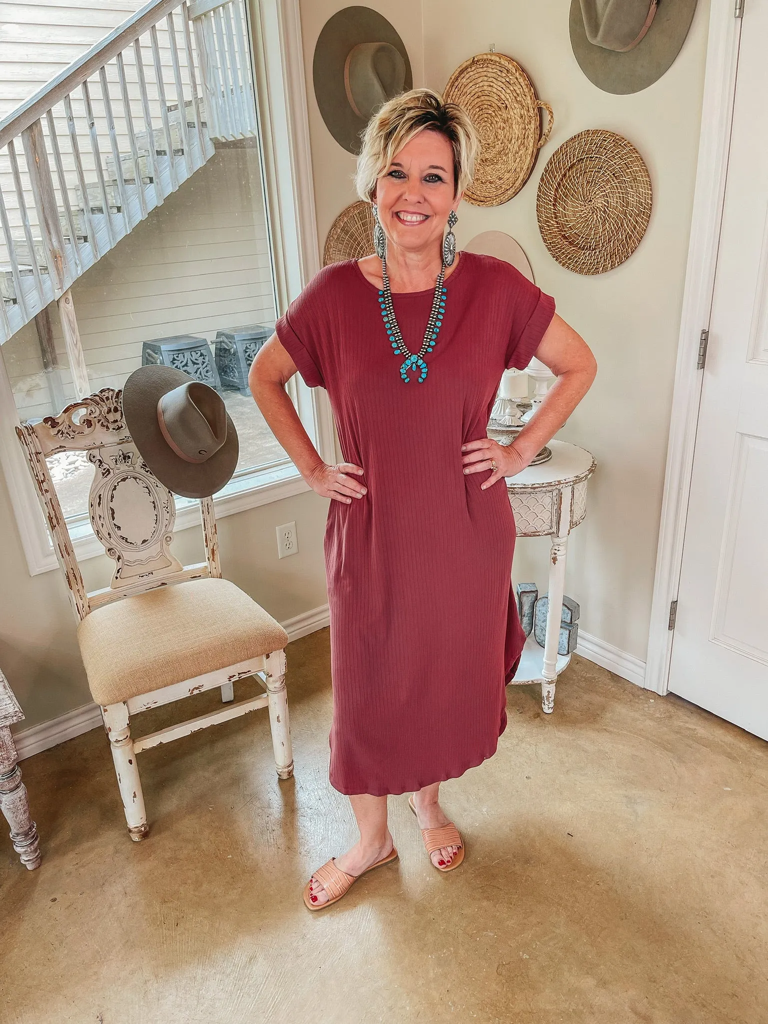 Last Chance Size XL | Chill Looks Short Sleeve Ribbed Midi Dress in Marsala