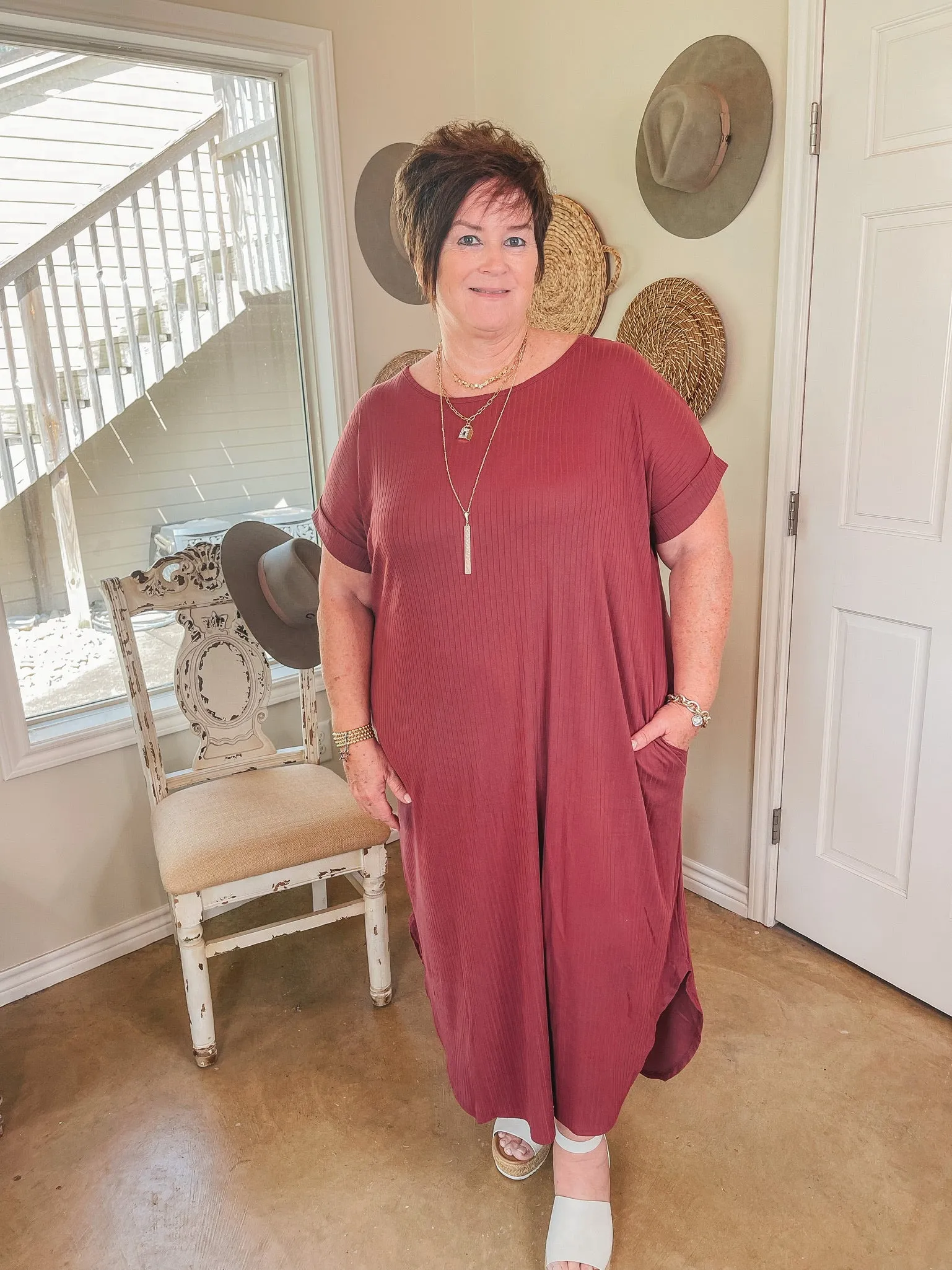 Last Chance Size XL | Chill Looks Short Sleeve Ribbed Midi Dress in Marsala